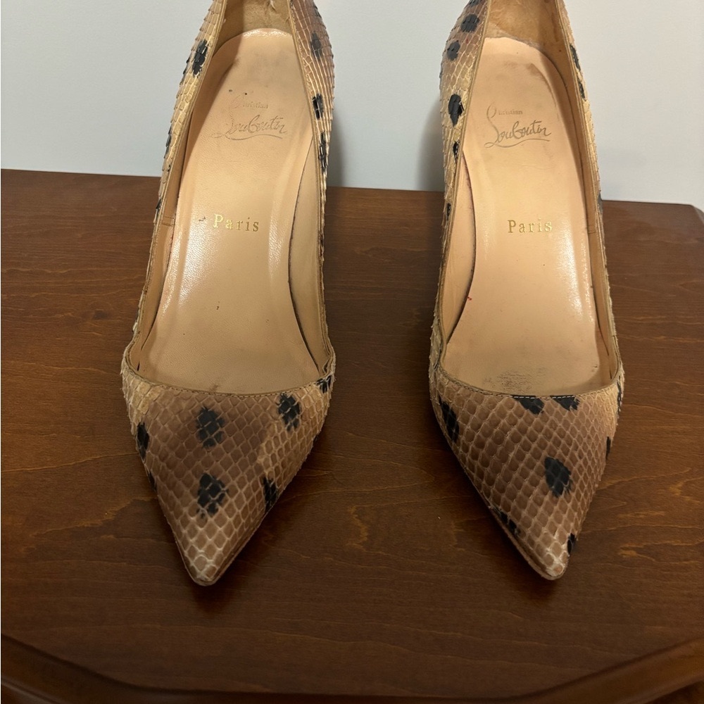Good Condition Resoled; light scuffing outer soles,& toes; mod wear inner soles - Picture 3 of 5